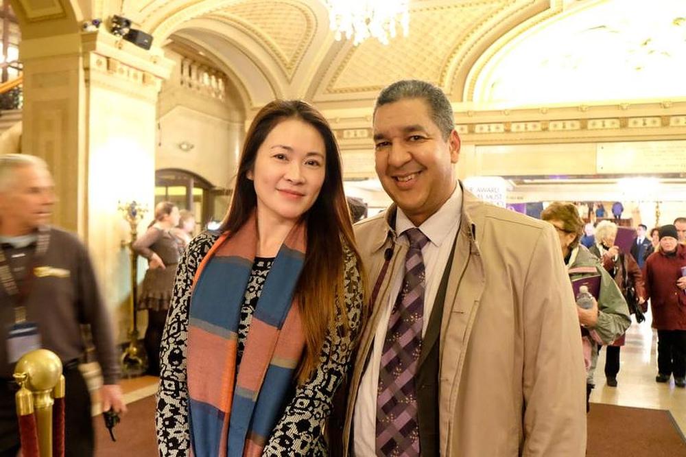 Liu Yaomei, predsjednica start-up kompanije, sa svojim prijateljem u Boch Centru Wang Theatre u Bostonu, Massachusetts, 24. januara