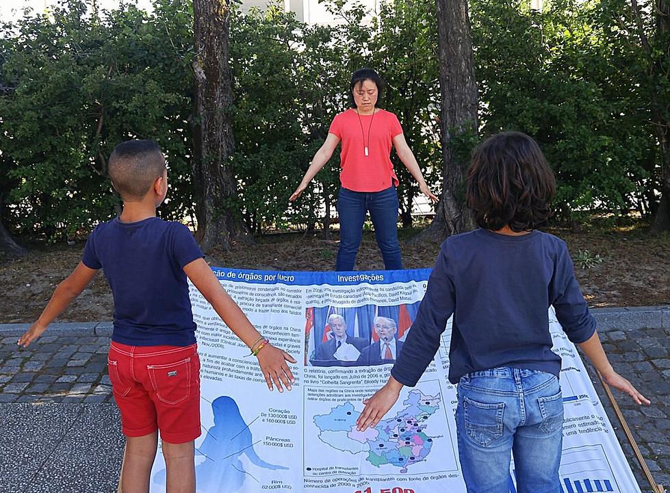 Podučavanje Falun Gong vježbi