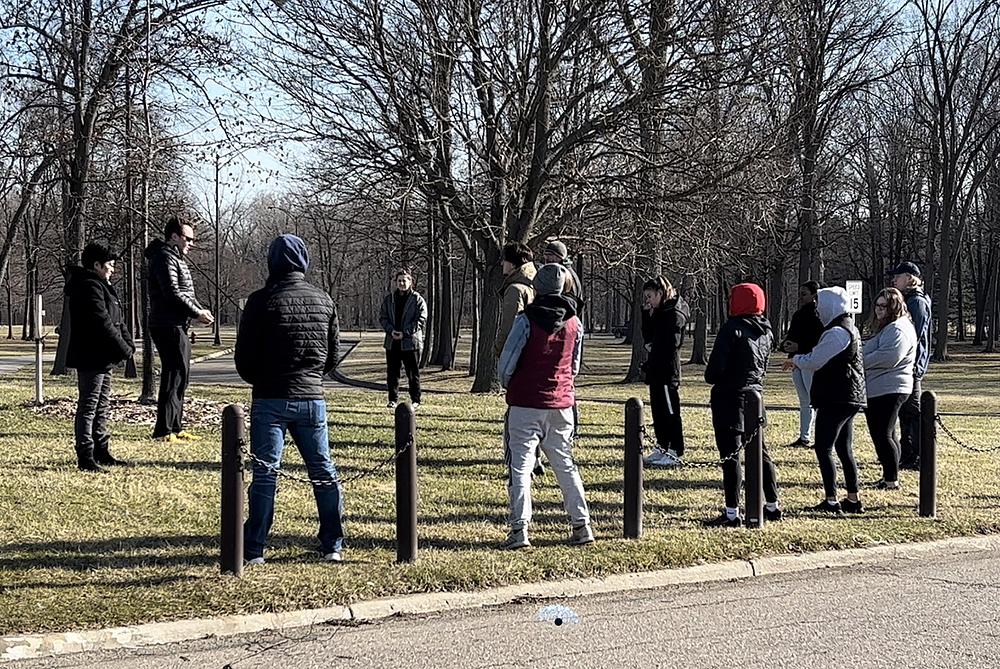  Studenti uče pokrete vježbe 