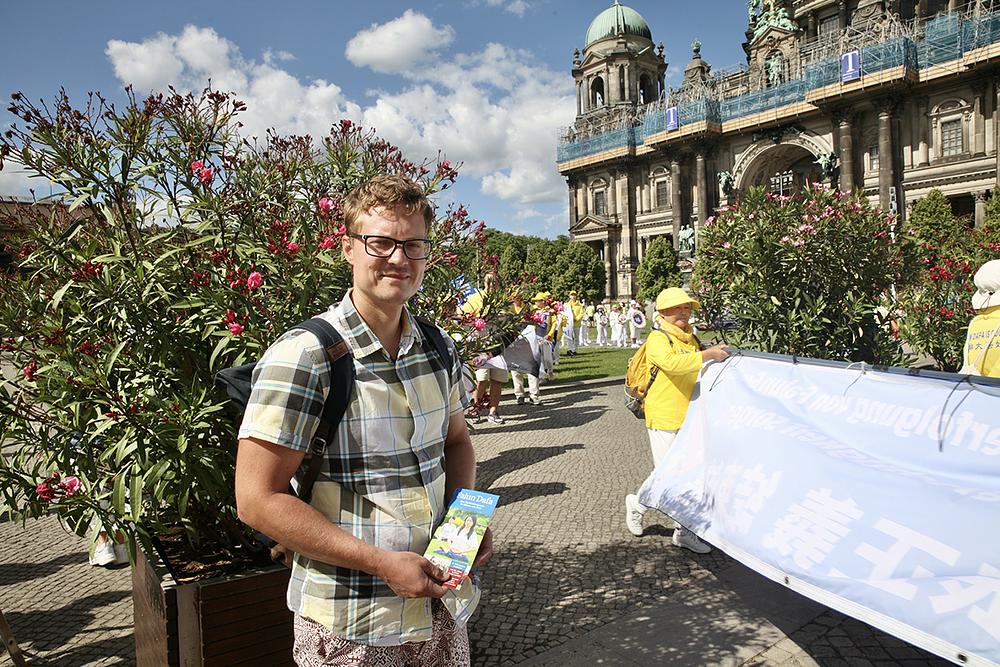 Programer Dominik Schneider