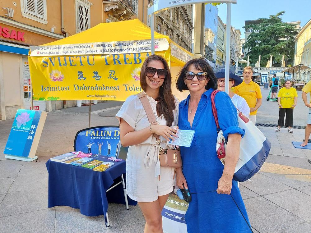  Ljubica i njezina kći Laura nadaju se da će više ljudi progovoriti protiv progona. 
 