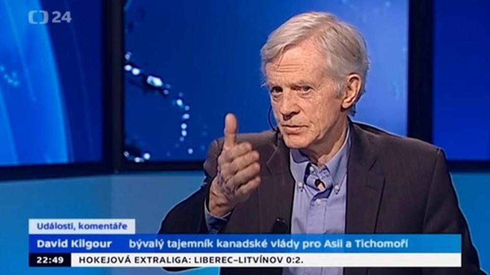 David Kilgour, bivši kanadski državni sekretar za Aziju-Pacifik, dao je intervju za Češku televiziju, glavni TV kanal u Češkoj, o prisilnoj žetvi organa od živih Falun Dafa praktikanata u Kini.