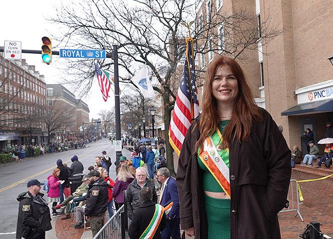  Predsjedavajuća parade gđa. Christine McClarin je rekla da pozdravlja sudjelovanje Falun Dafa praktikanata u paradi.