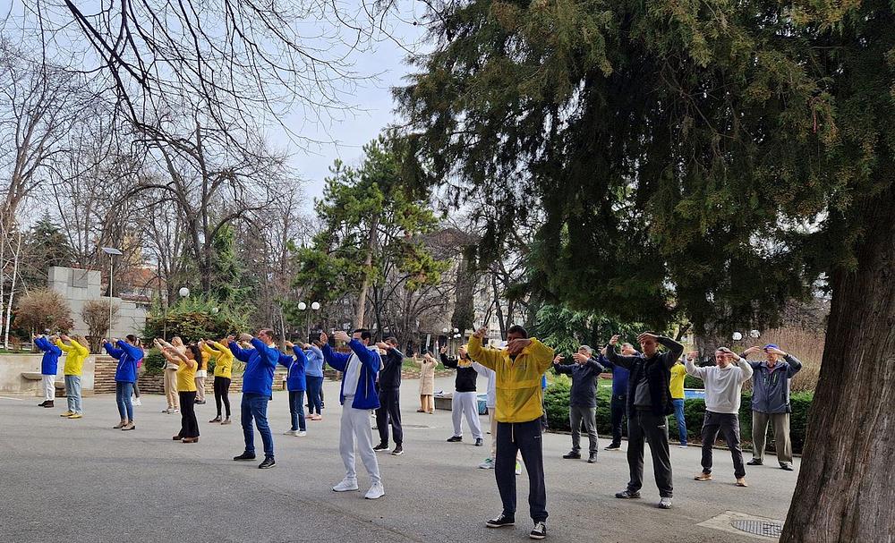 Praktikanti rade vježbe u gradskom vrtu Stare Zagore. 