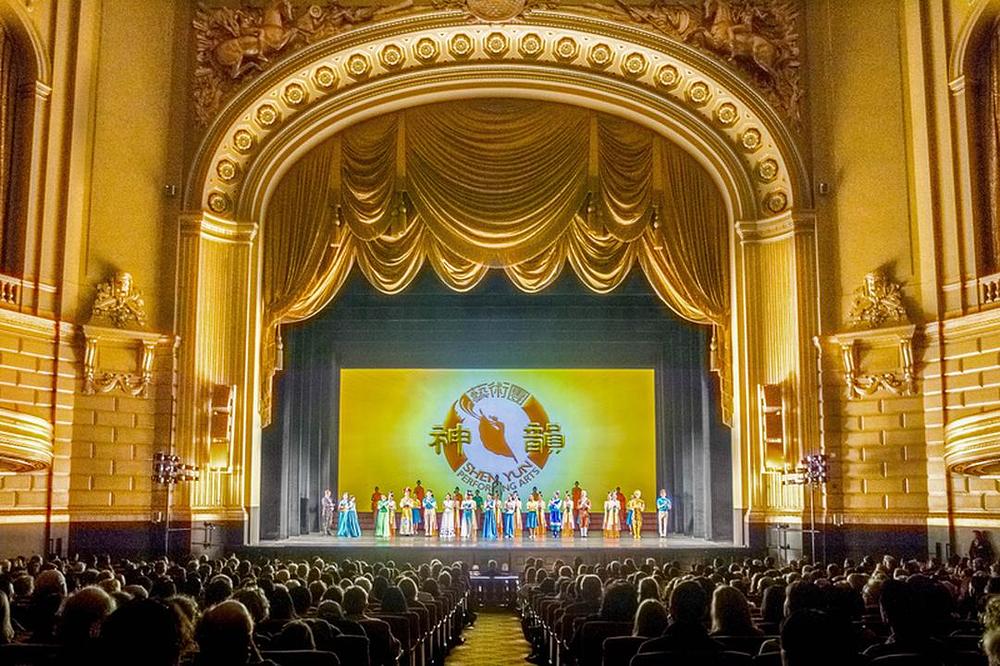 Shen Yun gostovanje u War Memorial Opera House u San Franciscu, 10. siječnja 