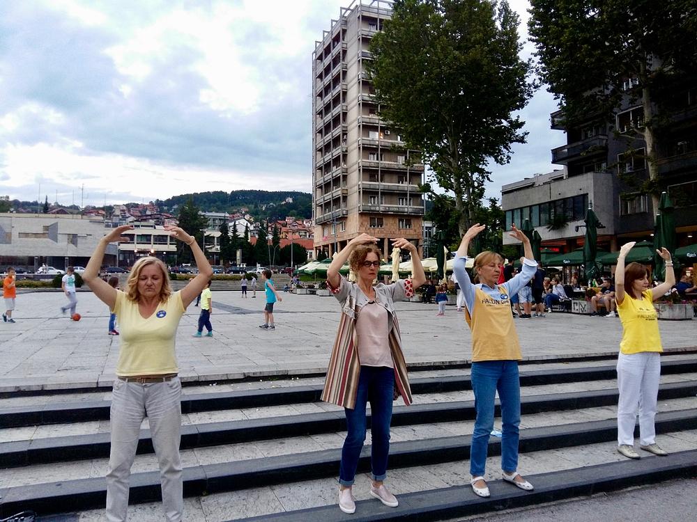 Učenje Falun Gong vežbi