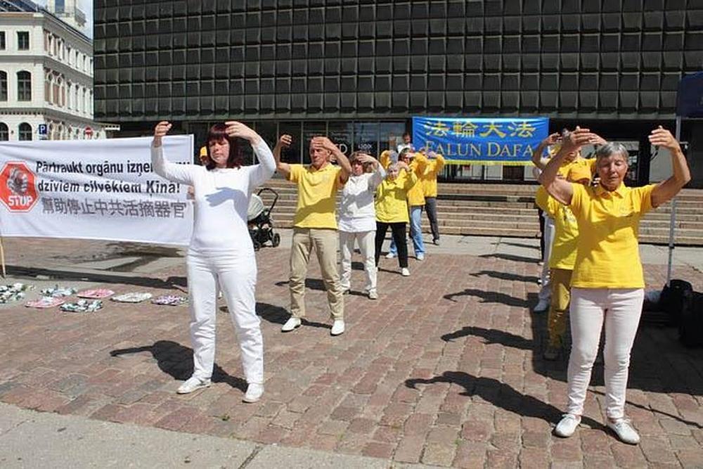 Demonstracija Falun Gong vježbi