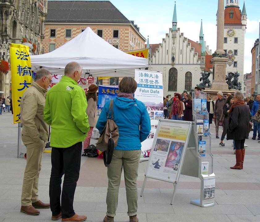 Falun Gong manifestacija u Minhenu