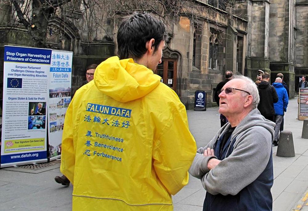 Sandy smatra da je  Falun Dafa jedinstven 