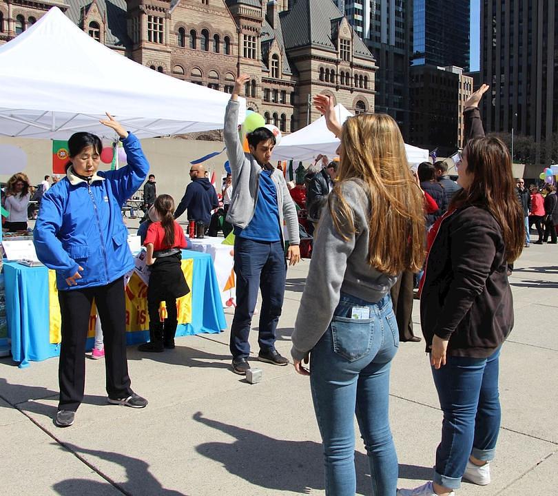 Učenje Falun Gong vježbi  