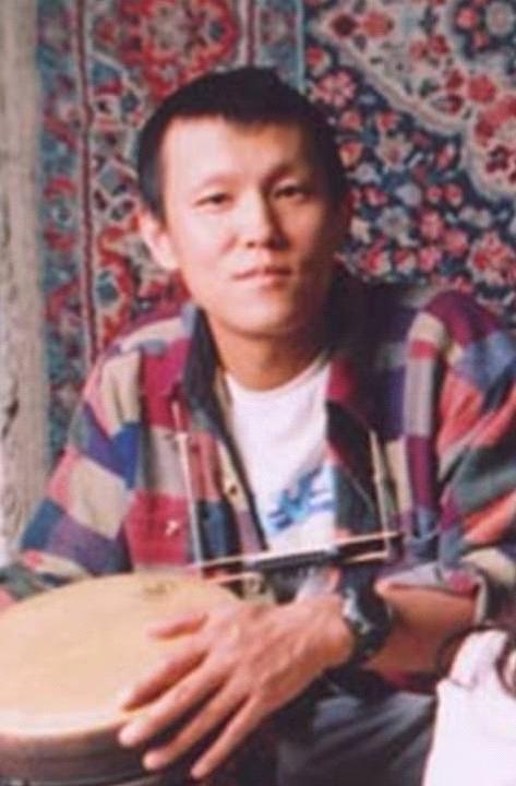 Pjevač i bubnjar Yu Zhou