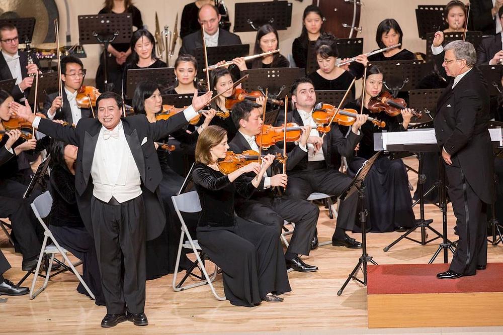 Vokalni solist Tian Ge. 