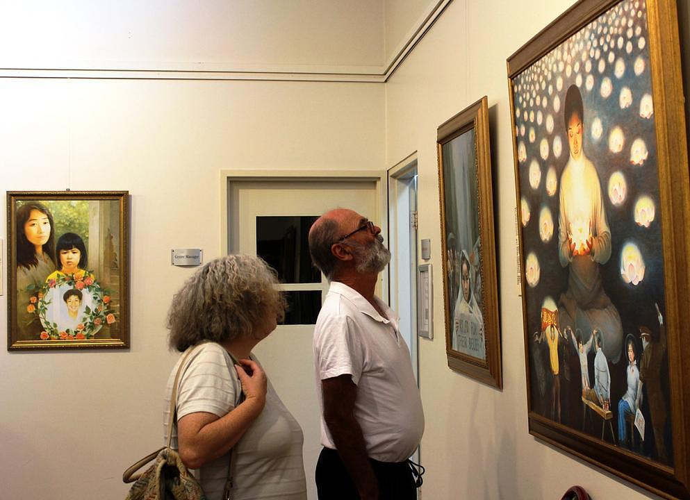 Alan i njegova supruga Sandra, smatraju kako su umjetnički radovi topli i ohrabrujući 