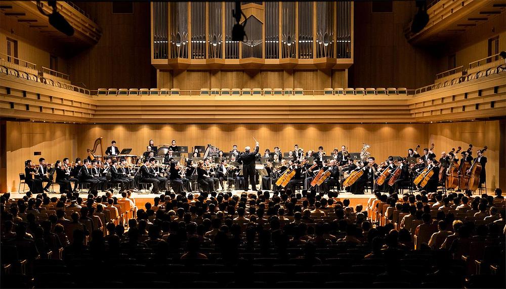 Simfonijski orkestar Shen Yuna je svoju azijsku turneju započeo u Gradskoj koncertnoj dvorani Tokijske opere matinejom održanom 15. septembra 2016. godine. 