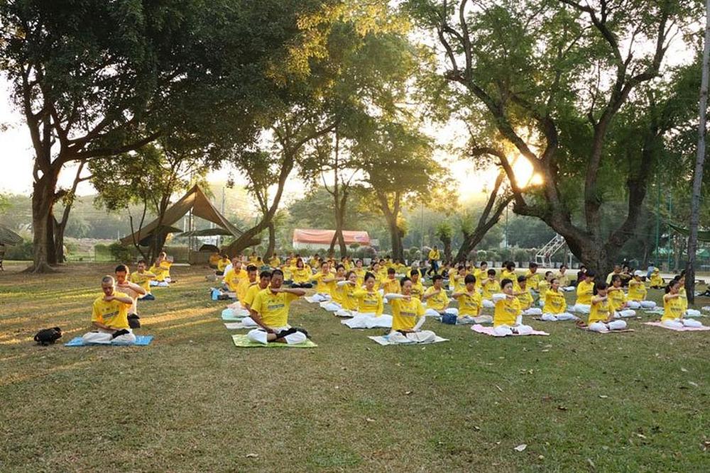 Čestitka Učitelju od praktikanata s Tajlanda