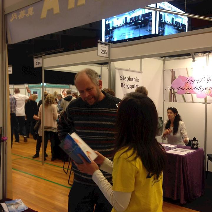 Jesper Nobel je kazao: „Ako grupa plaši komunističku partiju, to znači da grupa ima [pozitivnu] energiju.“