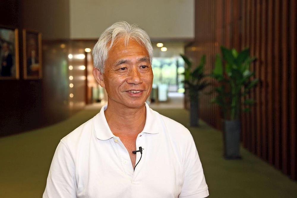 Leung Yiu-chung, član pro-radničkog Centra za susjedstvo i radni servis i član Zakonodavnog vijeća je zahvalio Učitelju Li Hongzhiju i praktikantima za njihov doprinos zajednici.