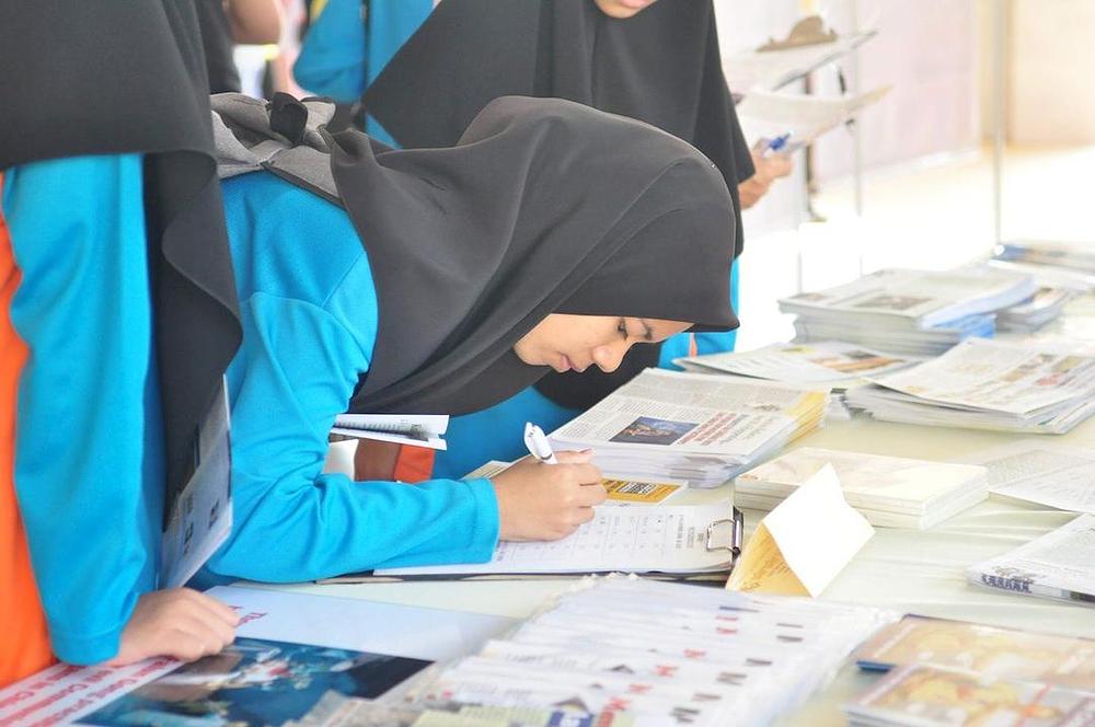 Studenti potpisuju peticiju za zaustavljanje nasilnog uzimanja organa u Kini.