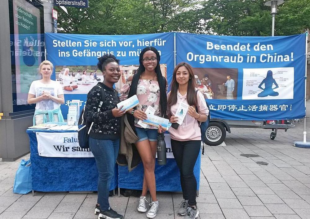 Tri studentice iz Afrike se nadaju da će na predstojećoj raspravi u razredu moći postaviti pitanje o progonu u Kini.