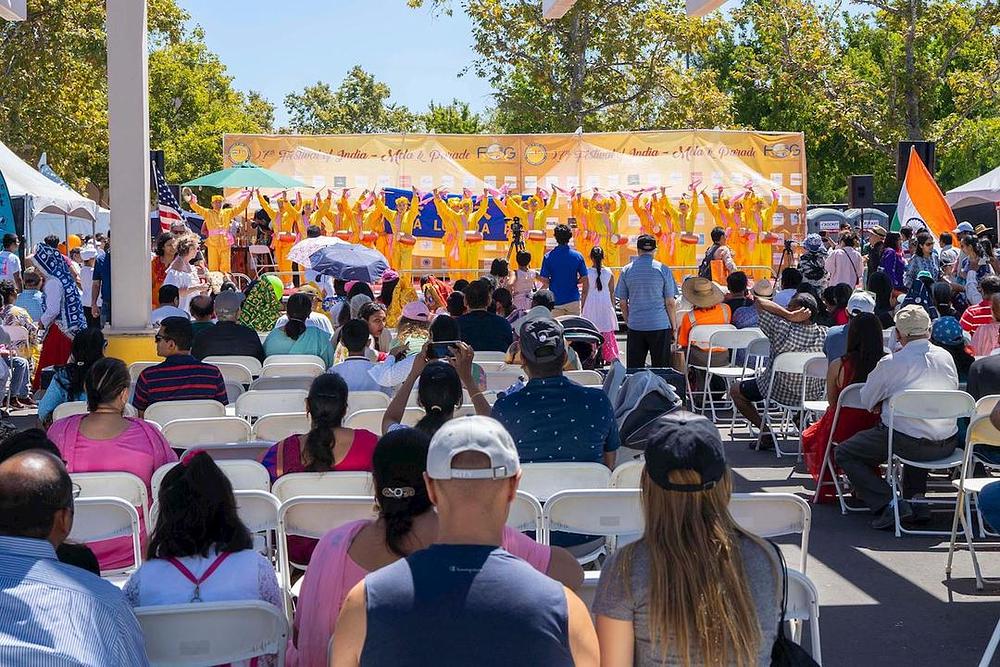 Nastup praktikantske dobošarske grupe.