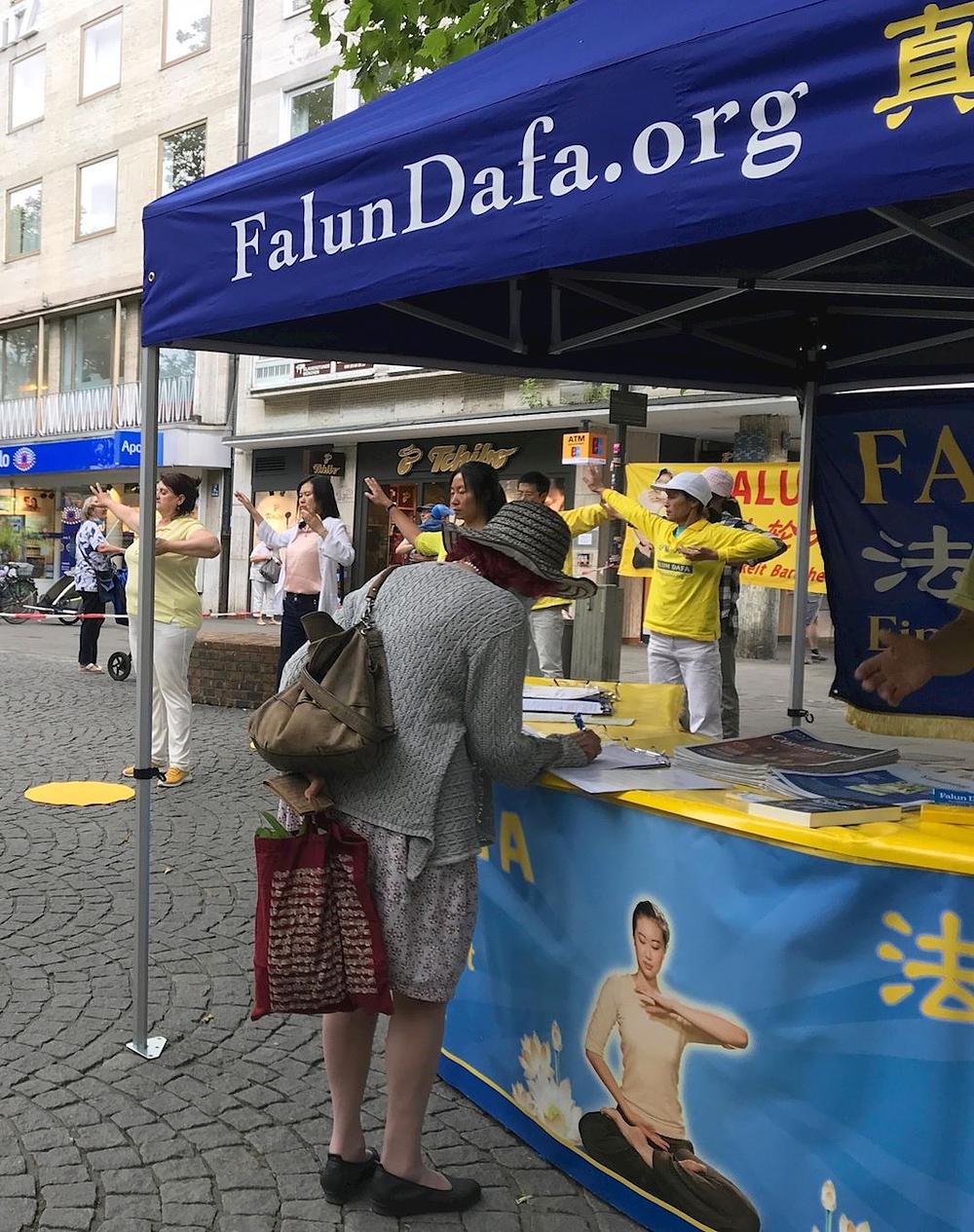 Stanovnici Münchena potpisuju peticiju 