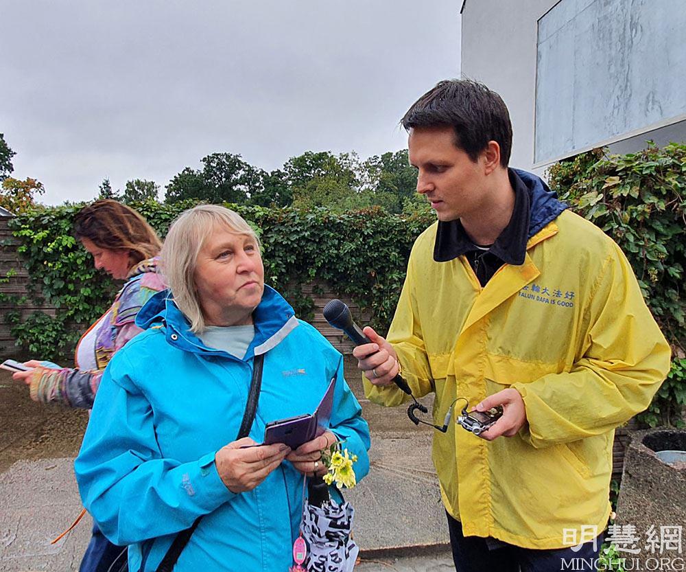Gospođa Mila (lijevo) je kazala: "Svima su potrebni Istinitost, Dobrodušnost, Tolerancija."