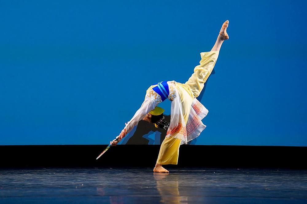 Yingmei Zheng, dobitnica zlatne nagrade u kategoriji za mlađe žene, izvodi “Obalnu eleganciju"