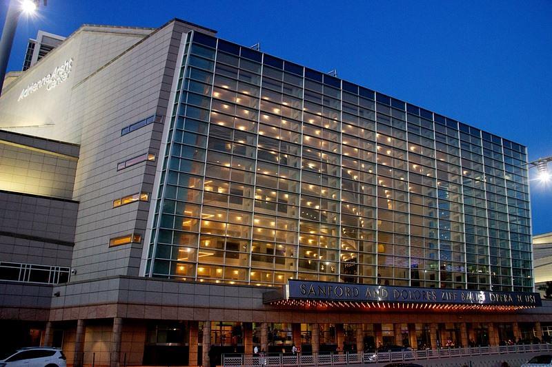  Trupa Shen Yun North America održala je sedam nastupa u Adrienne Arsht Centru za scenske umetnosti u Majamiju, Florida, od 4. do 9. januara. (The Epoch Times)