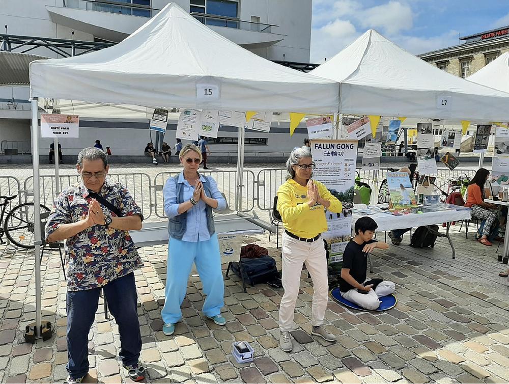 Praktikanti su demonstrirali izvođenje vježbi na događajima održanim u 19. arondismanu.