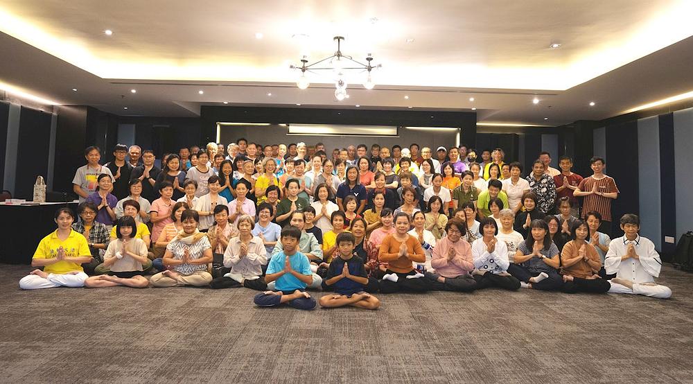 Grupna fotografija snimljena na kraju trodnevnog druženja