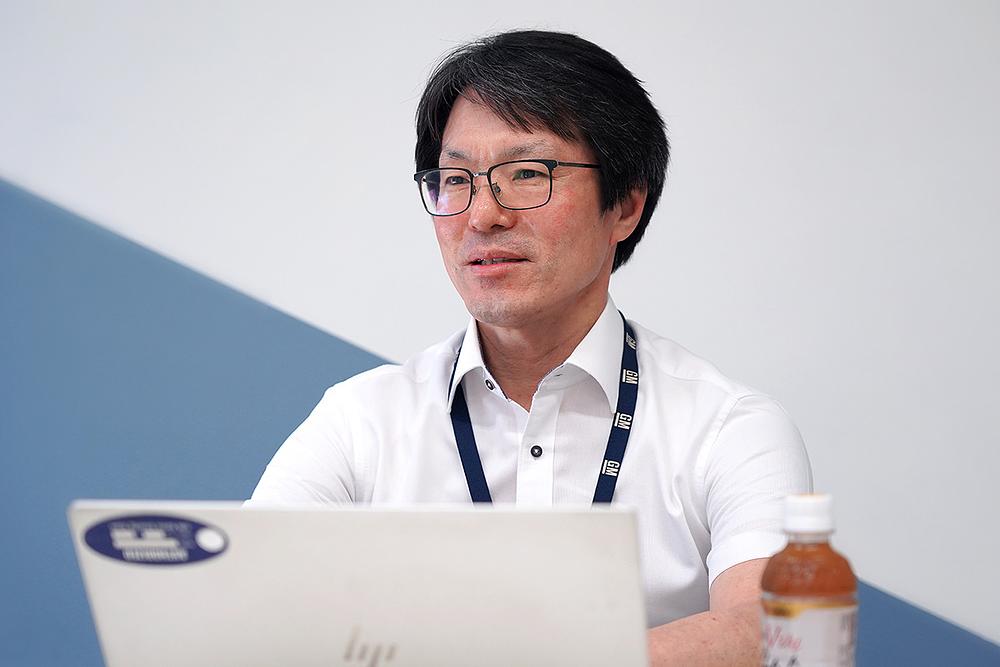 Gospodin Han Jao-Jeon, šef odjela globalne automobilske kompanije GM Korea, je tih i ljubazan rukovodilac.