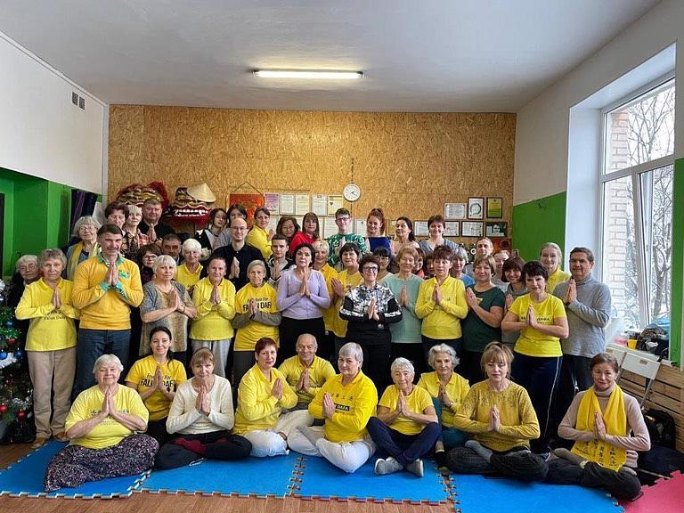 Praktikanti su se sastali 5-7. januara 2023. radi učenja Fa i razmene iskustava. Učitelju Liju žele srećnu kinesku novu godinu!