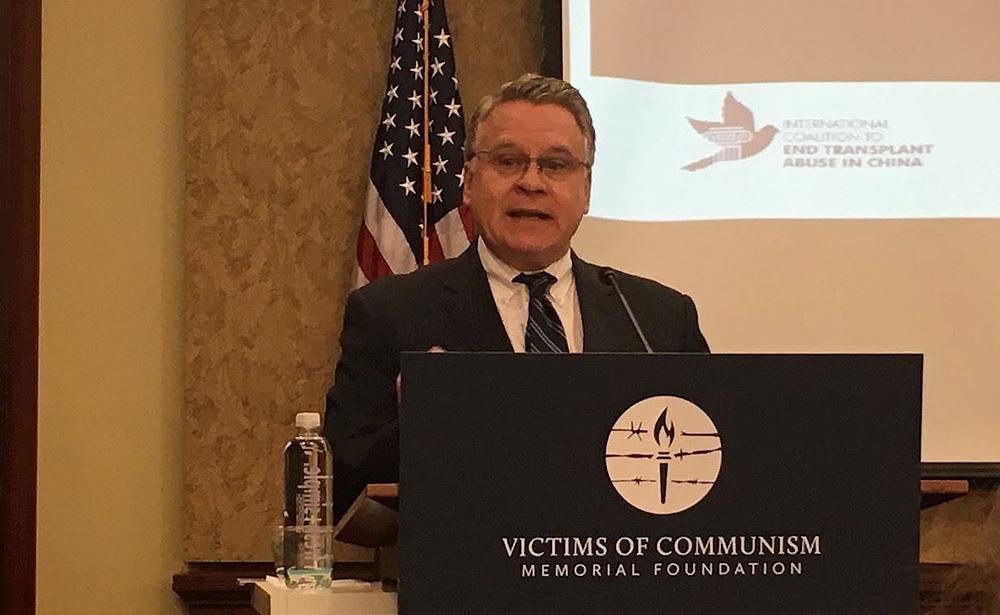 U martu 2020. Smit je osudio prisilno vađenje organa od strane KPK