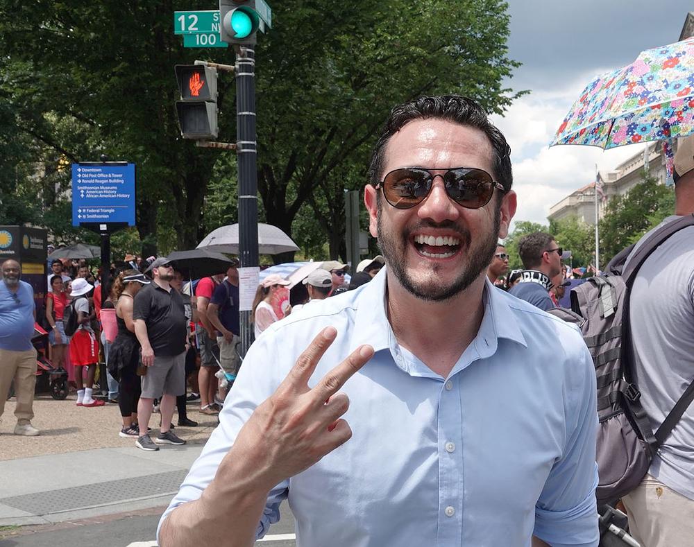  Kristijan, koji je iz Merilenda, rekao je da je Falun Dafa grupa na paradi bila spektakularna.