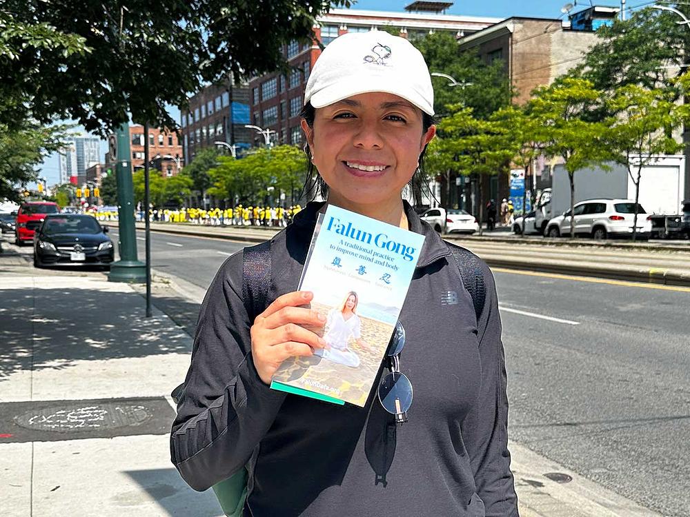  Julia iz Meksika je izrazila svoje divljenje prema praktikantima.