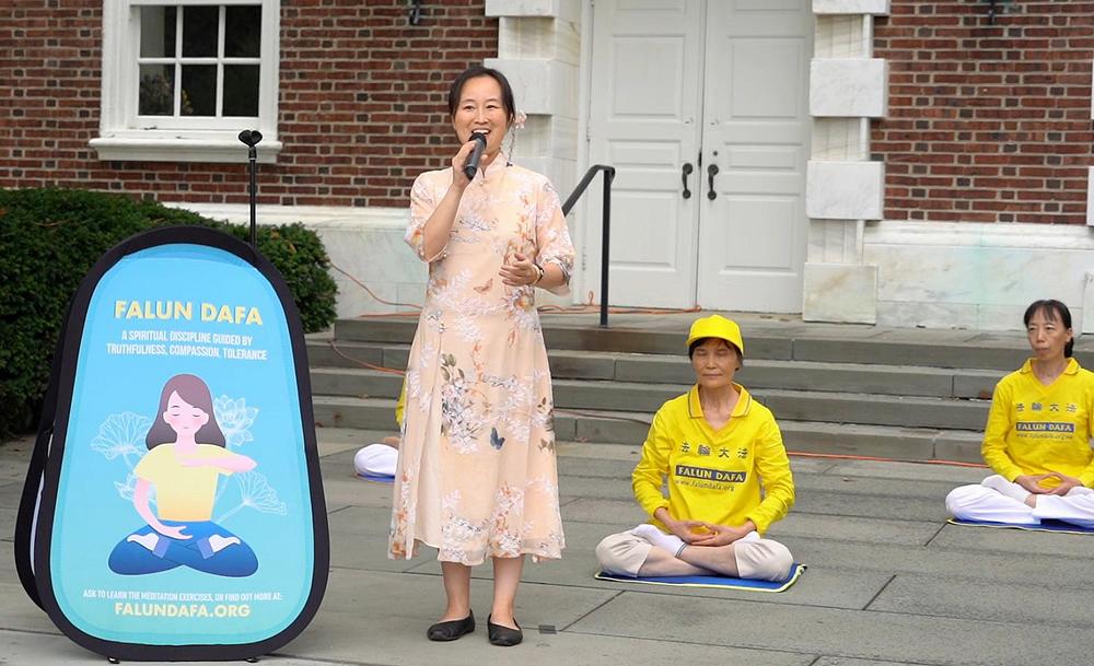 Praktikantica je otpjevala pjesmu: „Budi spašen“.