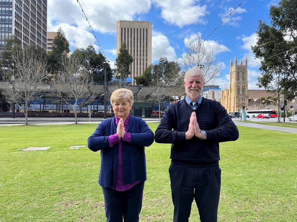 Brian i Barbra su zahvalni Učitelju i žele mu sretan Festival sredine jeseni