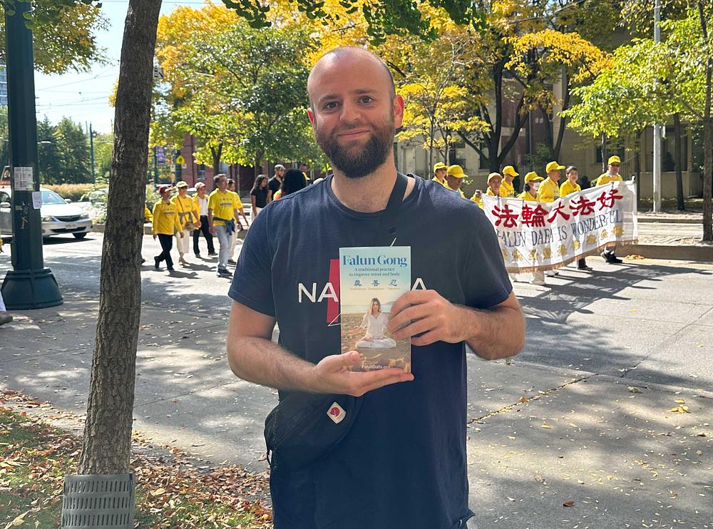 Daniel je rekao da podržava napore praktikanata da prosvjeduju protiv progona od strane KPK. 