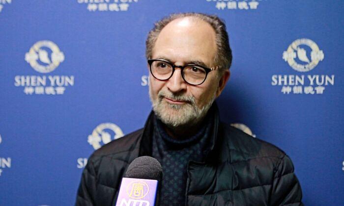 Farnoosh Behzad, pijanist i kompozitor, je Shen Yun Performing Arts gledao u londonskom Eventim Apollo 18. januara 2020. godine.